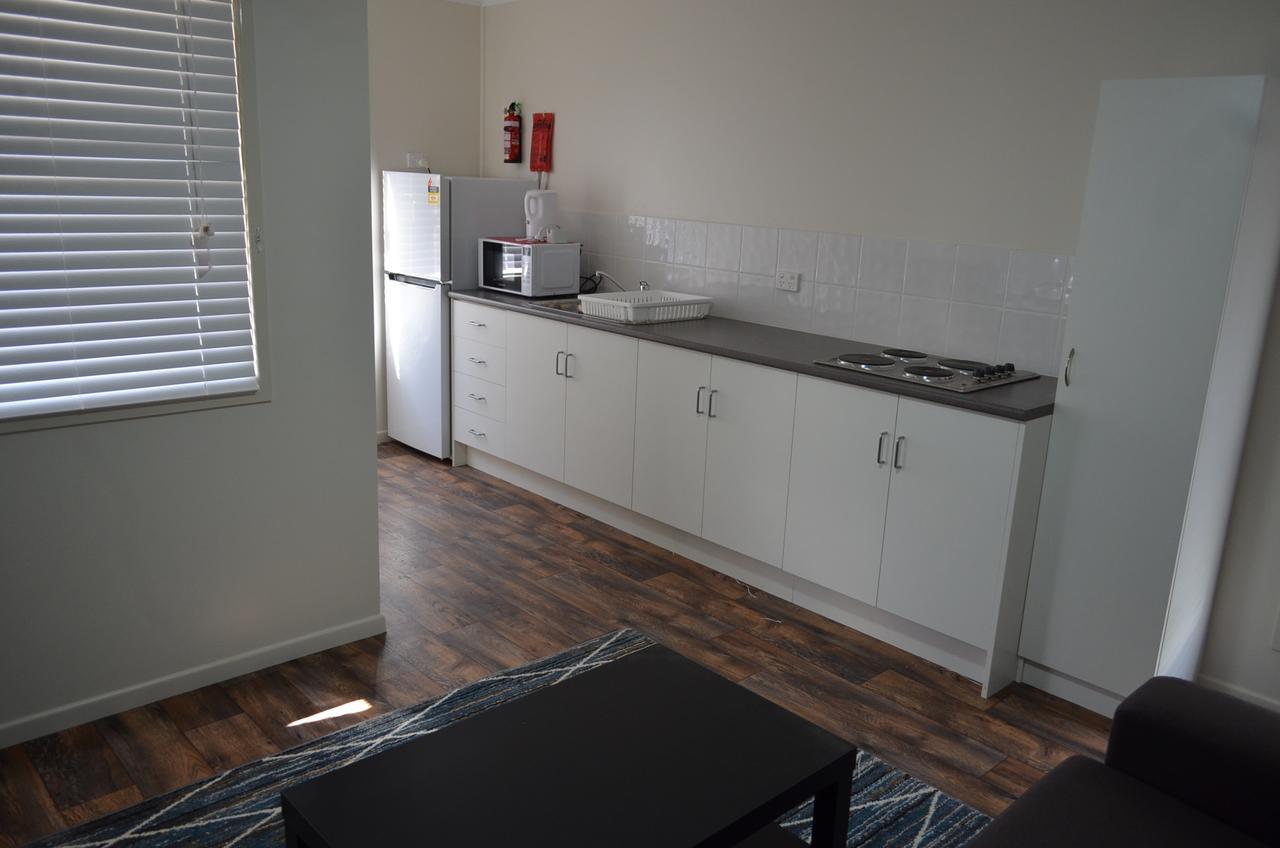 Wondai Accommodation Units And Villas Extérieur photo