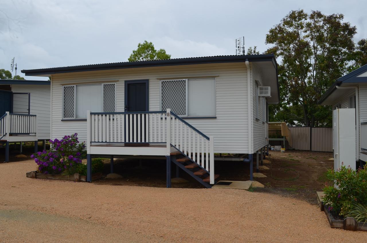 Wondai Accommodation Units And Villas Extérieur photo