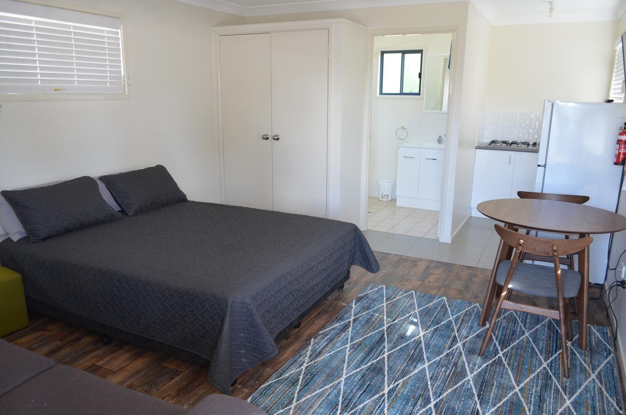 Wondai Accommodation Units And Villas Extérieur photo